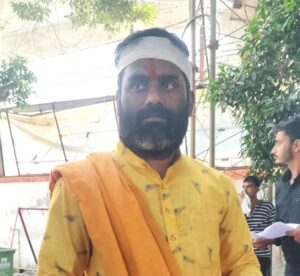 महामाया देवी मंदिर के पुजारी व परिवार को बुरी तरह पीटा